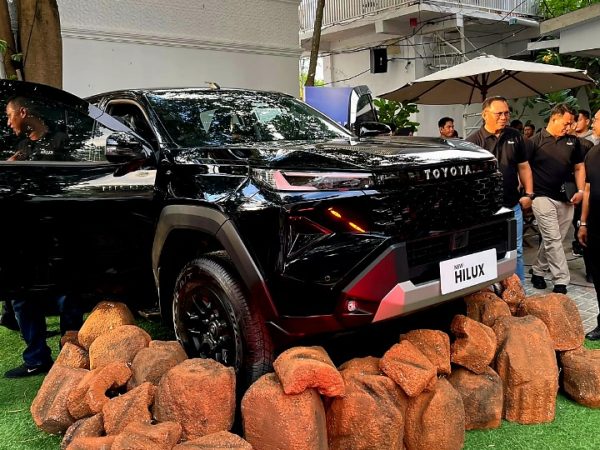 Toyota Luncurkan New Hilux, Lebih Bertenaga dan Tangguh