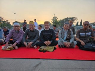 Nurhalis Nur Ikuti Salat Istisqa di Lapangan Vatulemo