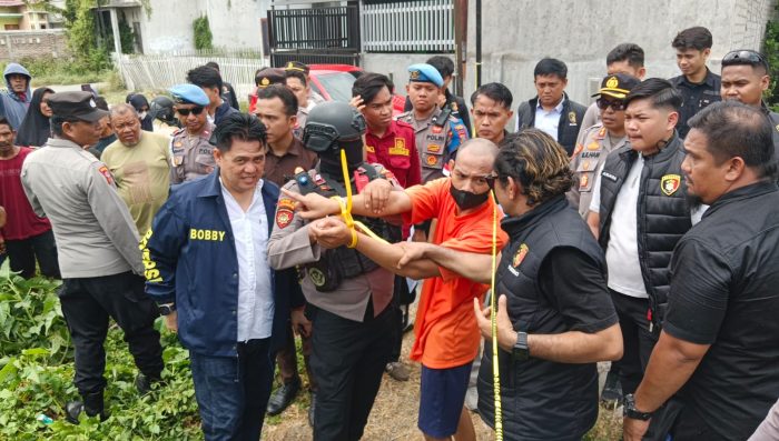 34 Adegan Rekonstruksi Pembunuhan Satu Keluarga di Duyu, Aksi Tersangka Terungkap